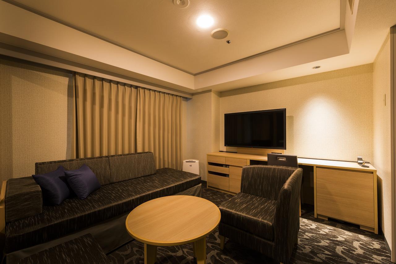 Shin Osaka Esaka Tokyu REI Hotel Suita Exterior foto